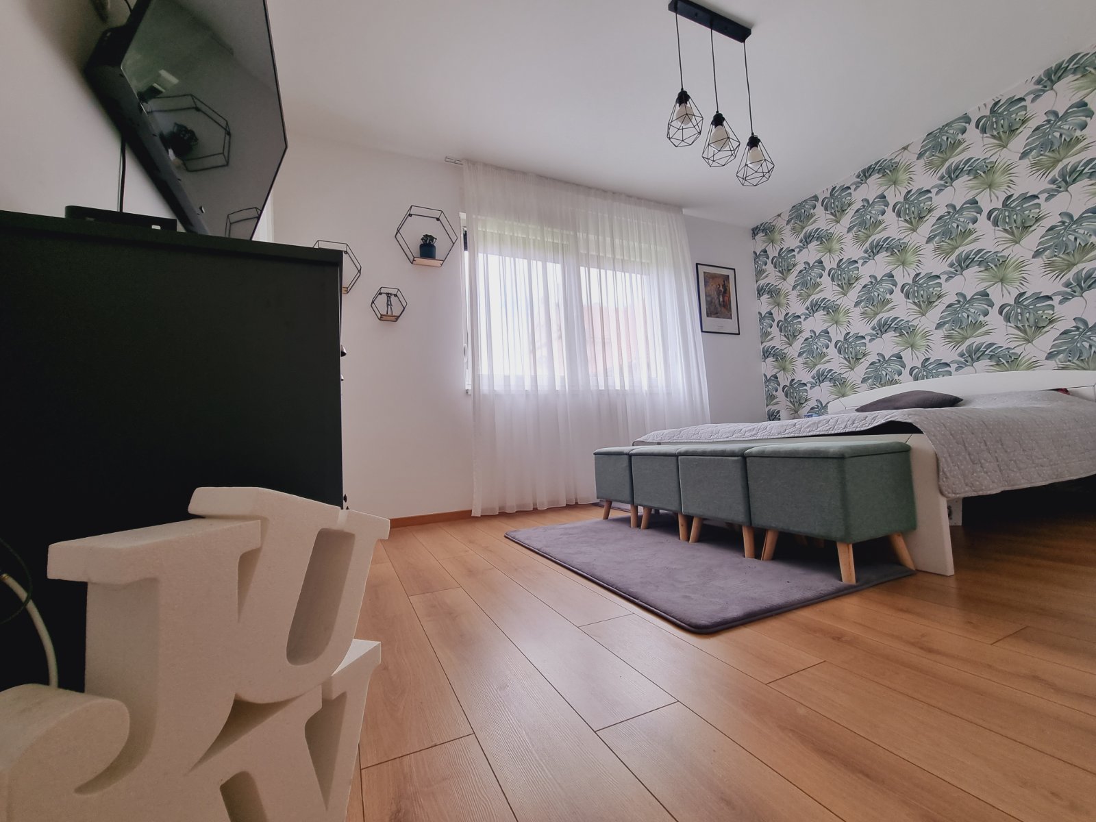 Luksuzan porodican kompletno namesten 4 soban stan 4