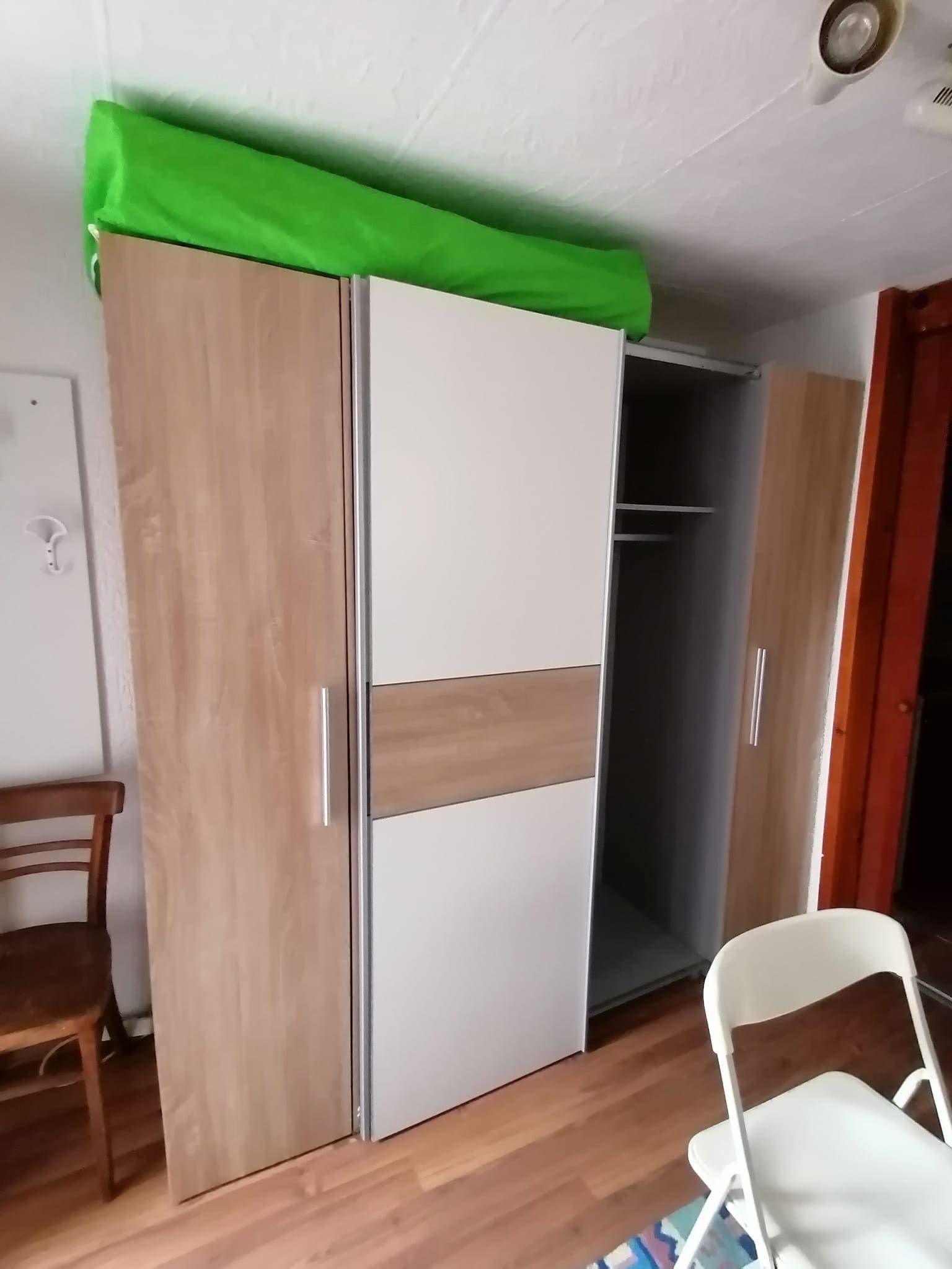 Izdajem garsonjeru 2