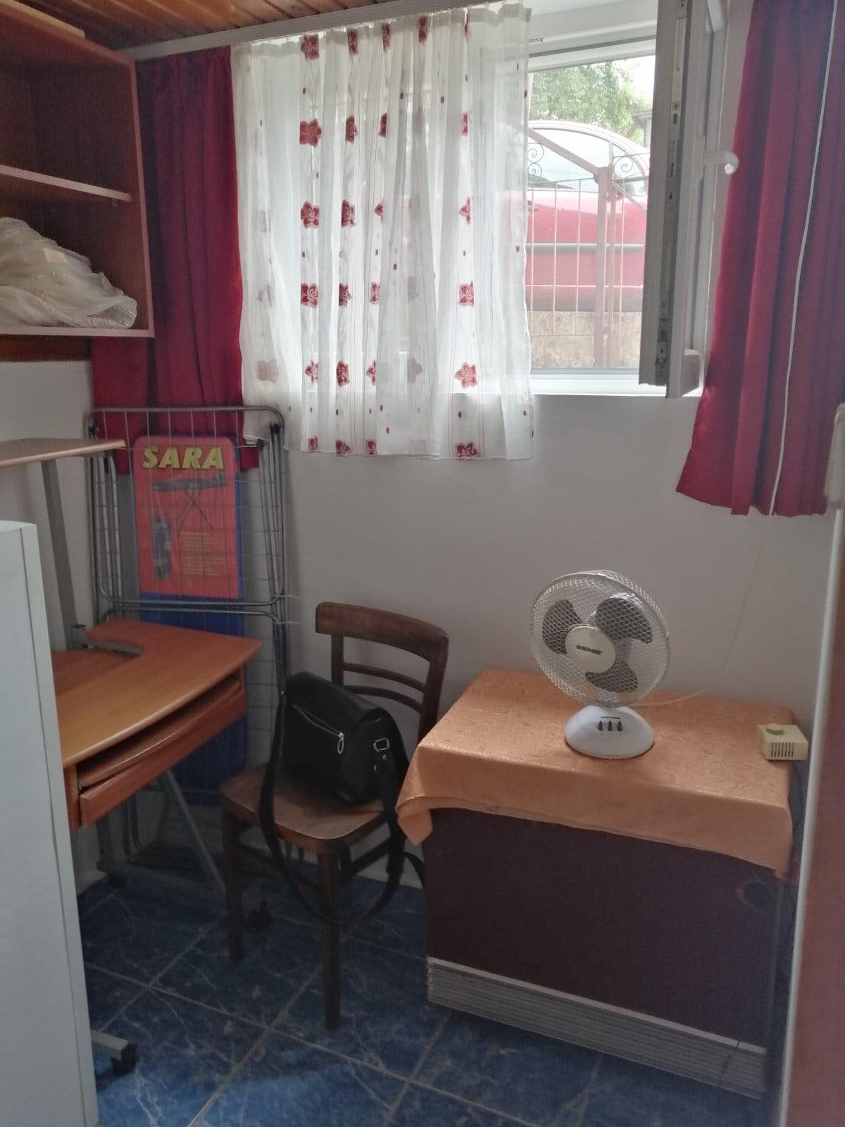 Izdajem garsonjeru 4