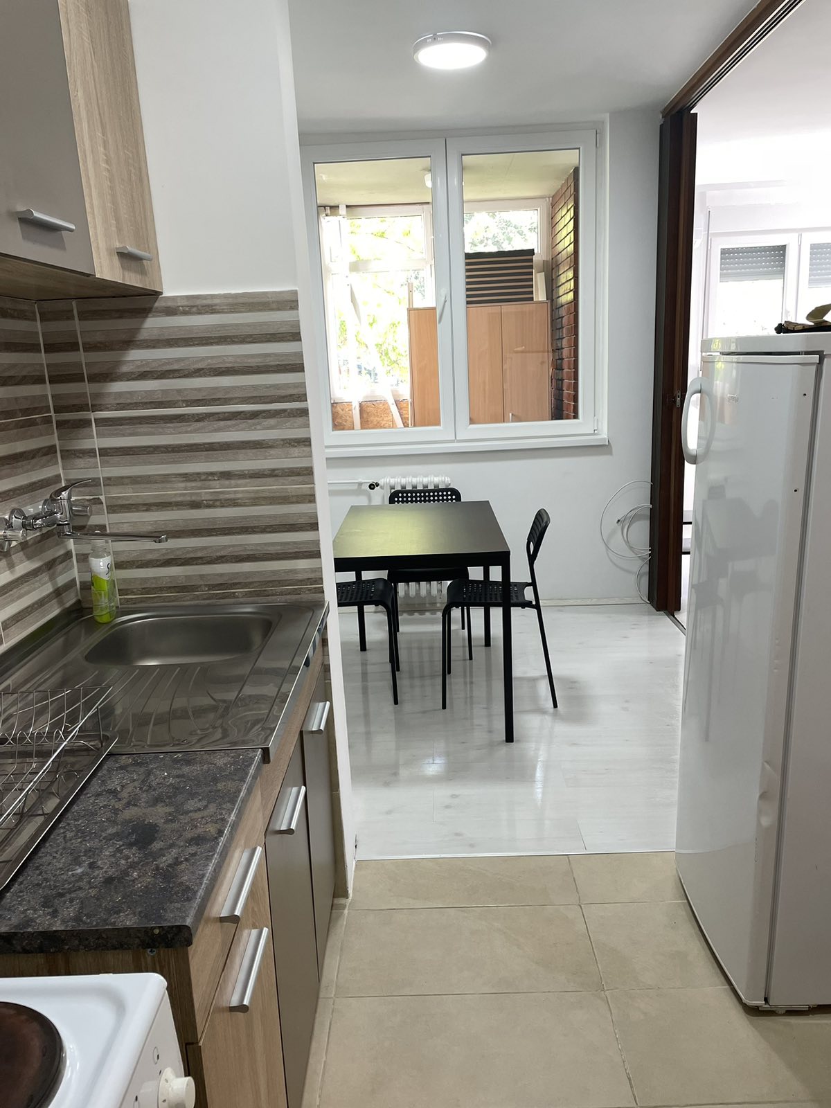 Izdajem stan na Vozdovcu 3