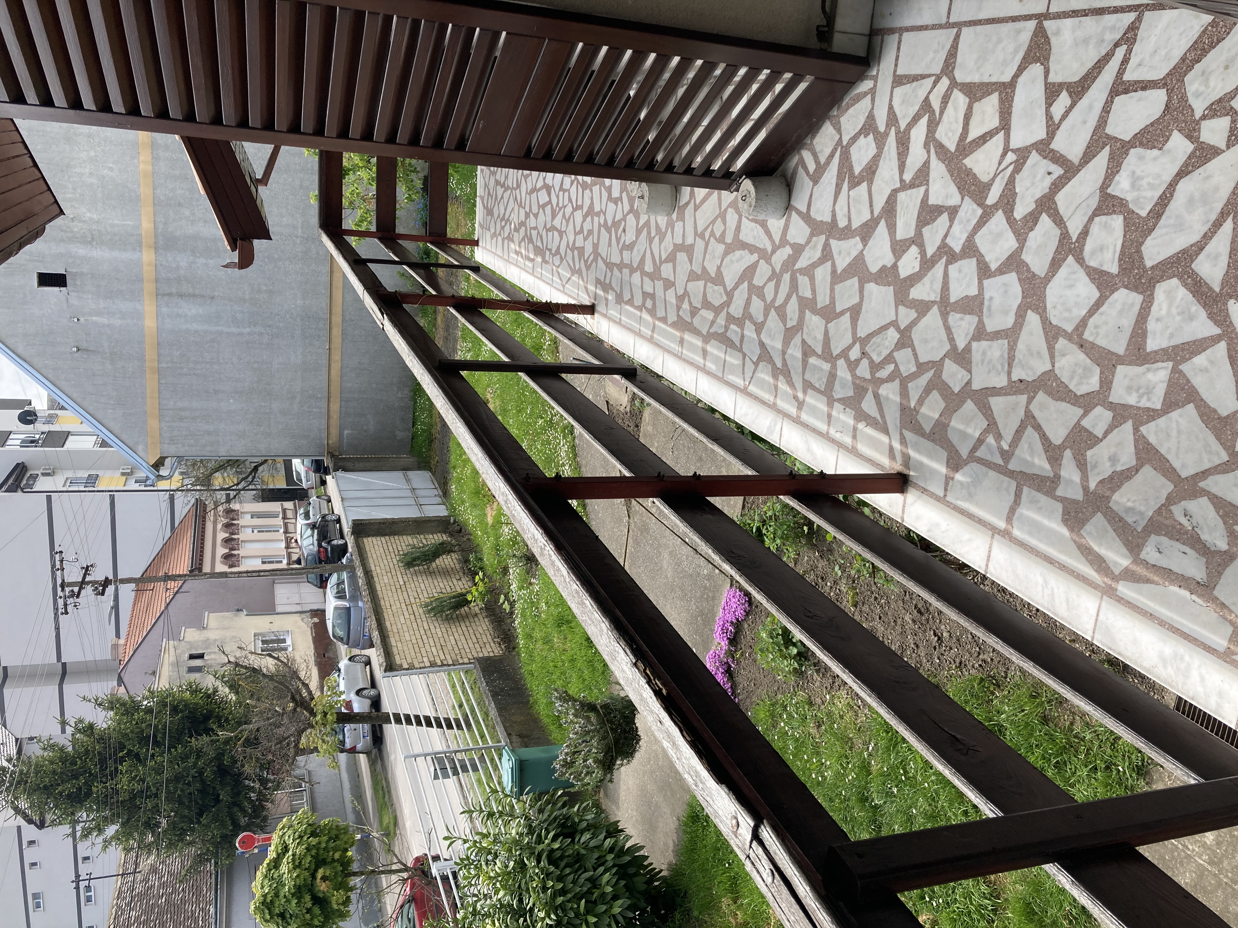 Prodajem kucu u Sremskoj Mitrovici 12