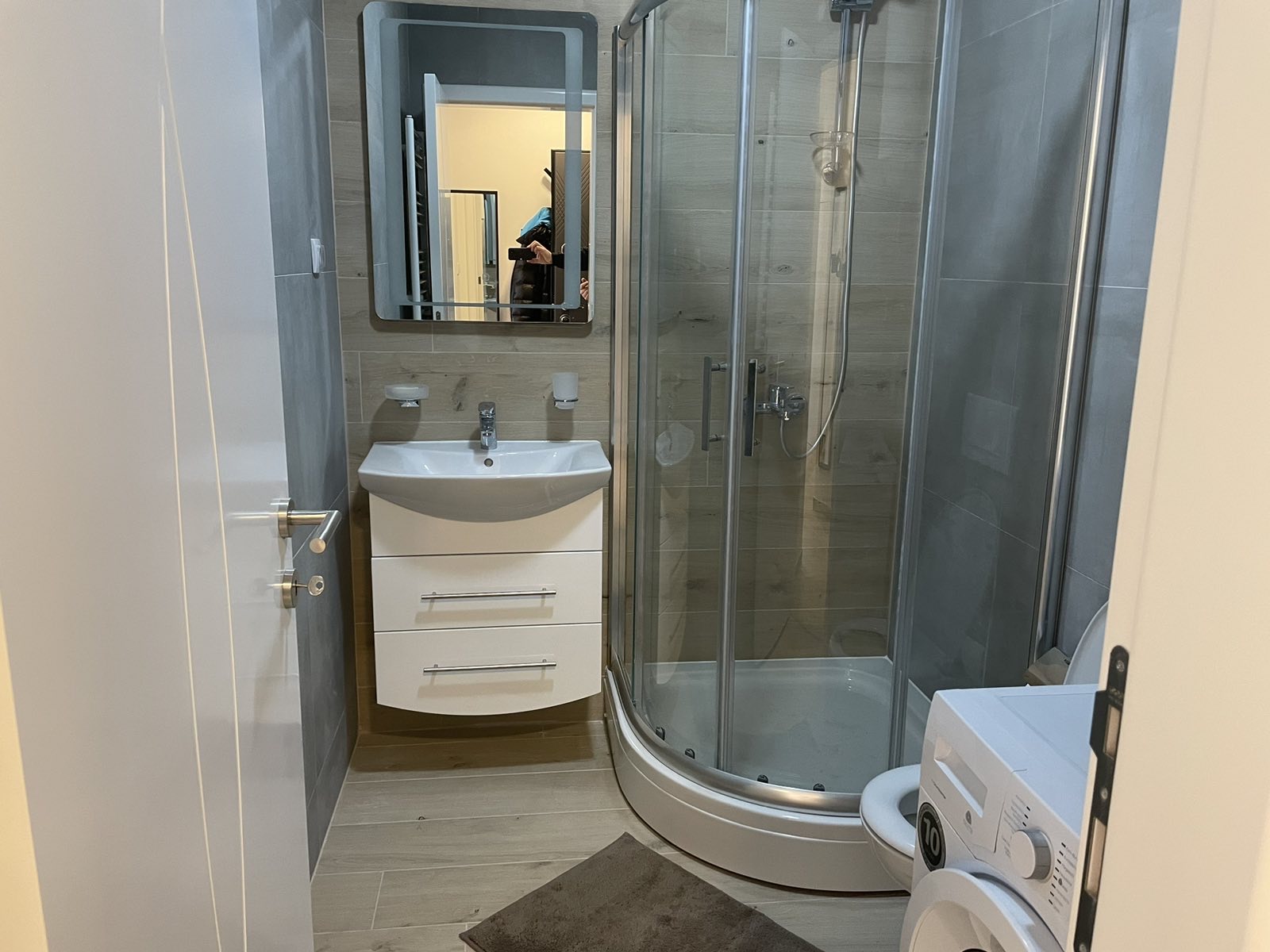 izdajem nov jednosoban stan u centru zrenjanina 5