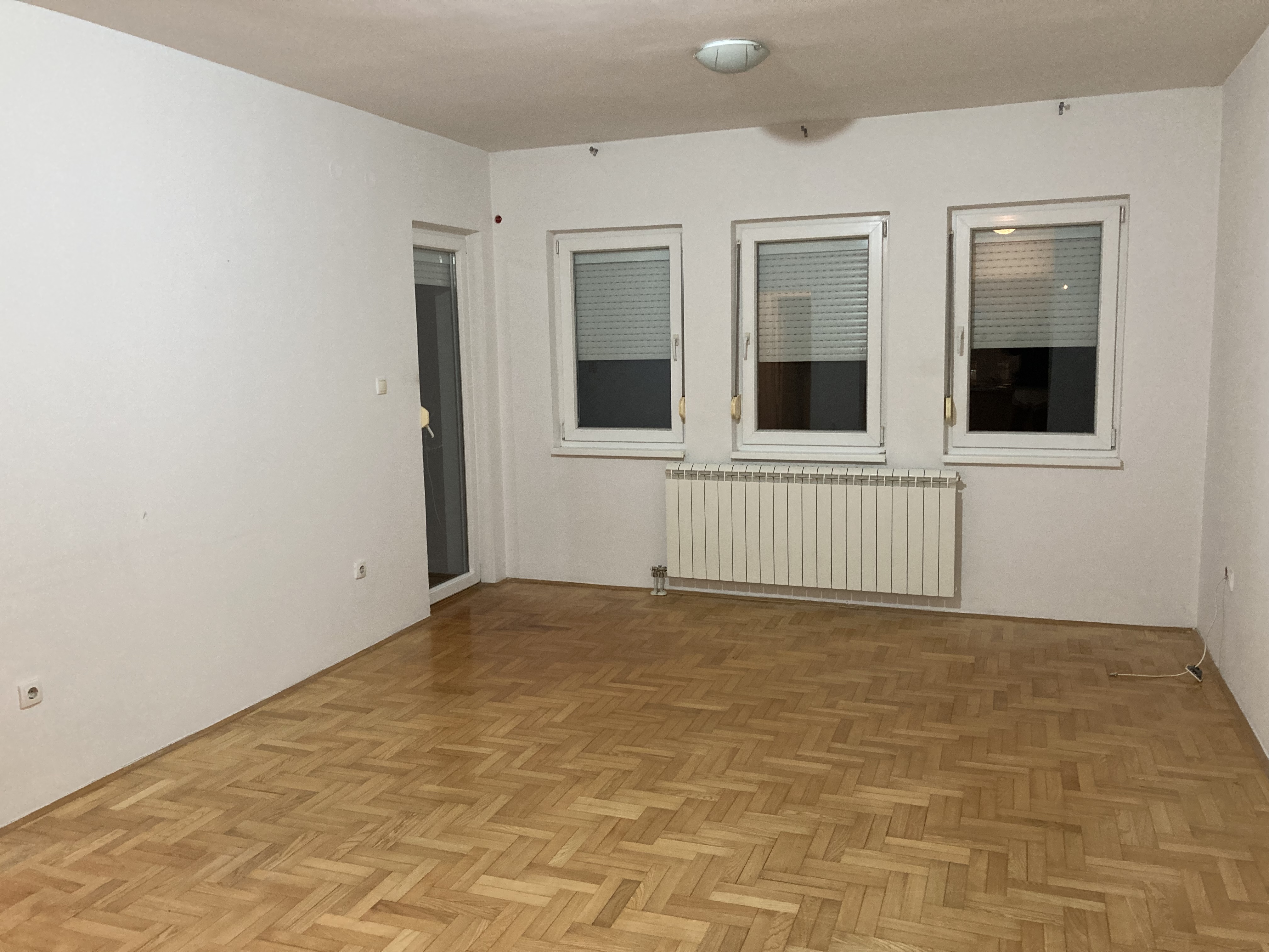 Prodajem stan u centru 3