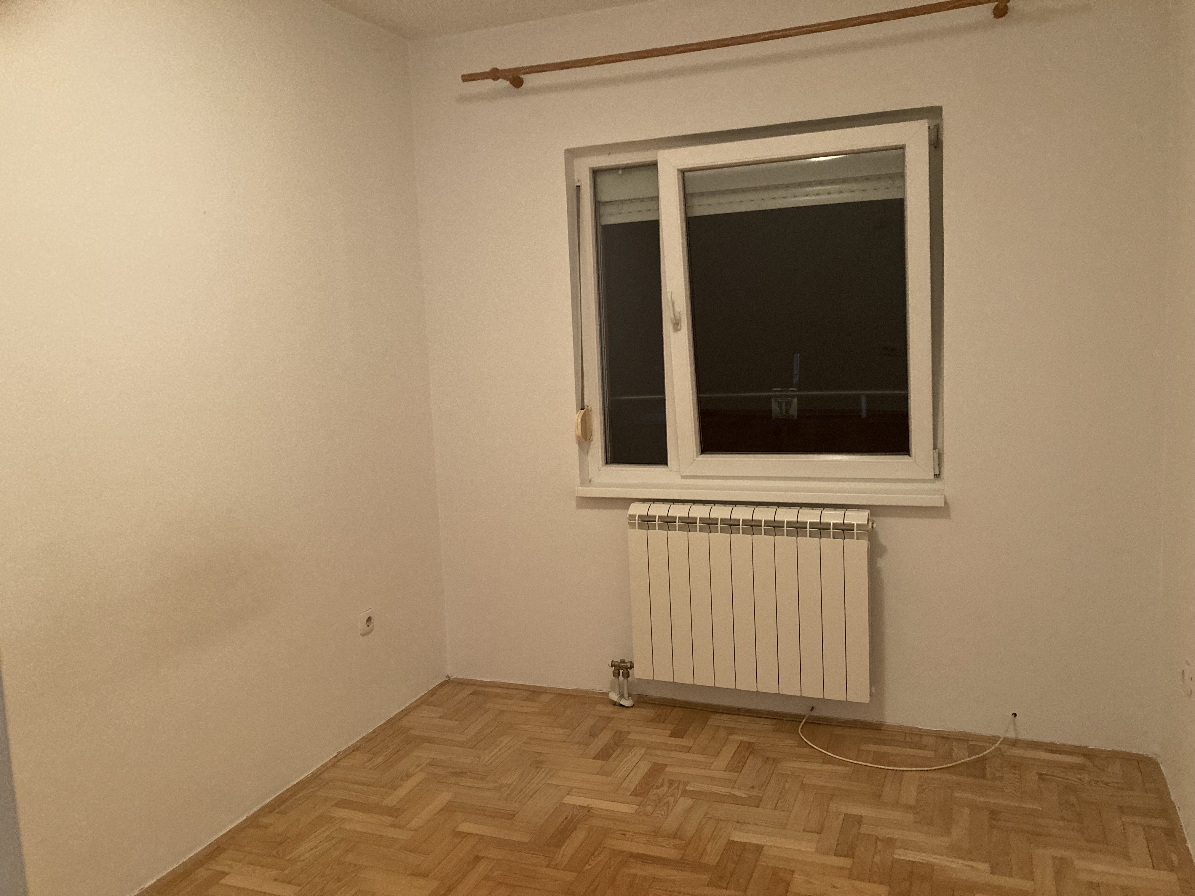 Prodajem stan u centru 4