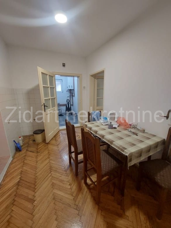 Nova Pazova, centar 5