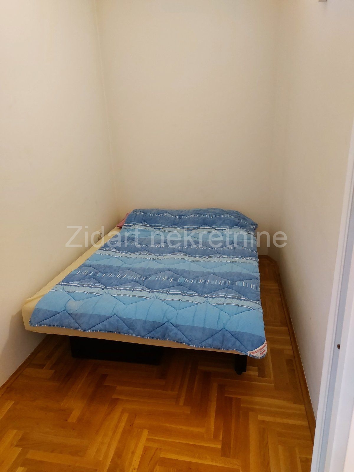 Ledine, Konstantina Danila, odličan uknjižen stan 8