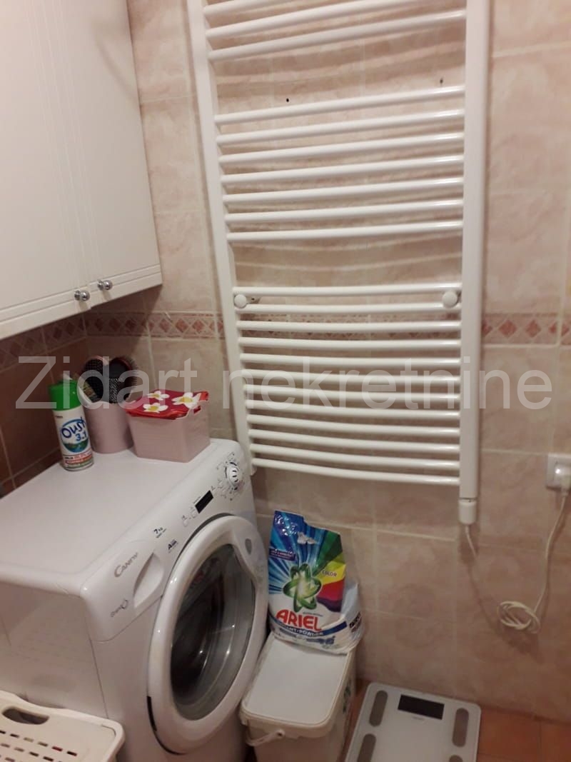 Stara Bežanija, Pere Segedinca, odličan 2.5 stan 6