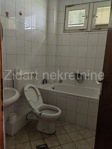 Lepa kuća na Avali naselje Trešnja 13