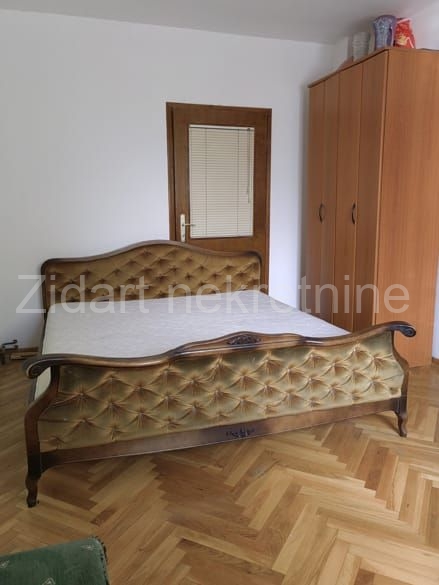 Lepa kuća na Avali naselje Trešnja 11