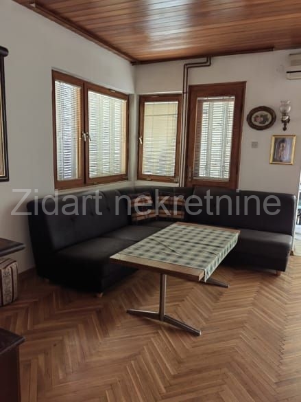 Lepa kuća na Avali naselje Trešnja 10