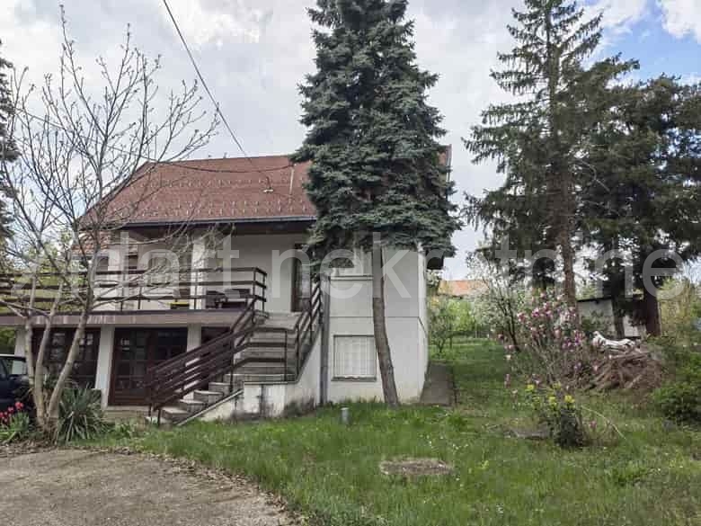 Lepa kuća na Avali naselje Trešnja 2