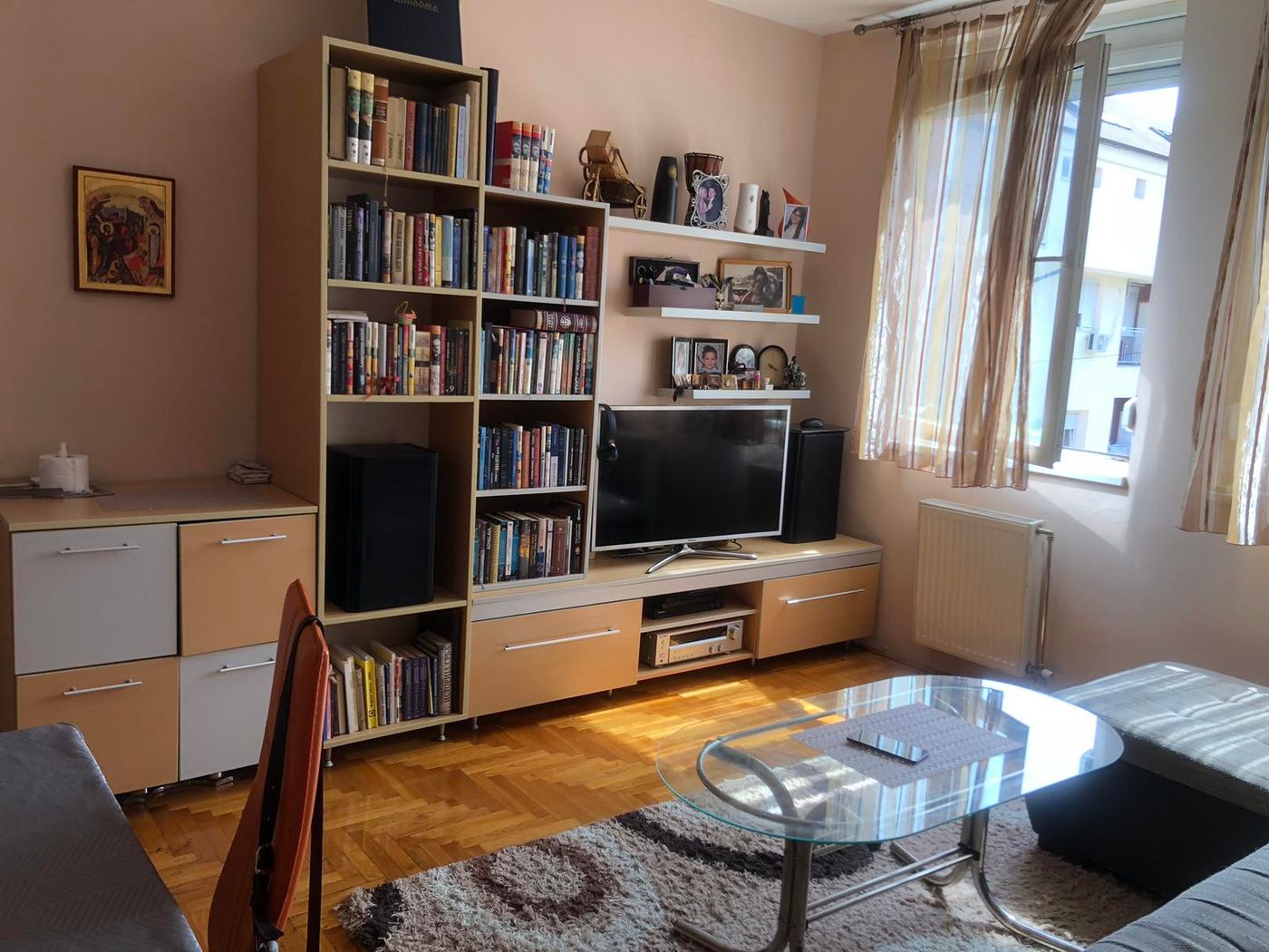 Odličan dvosoban stan   parking za stanare   062 792 583 2