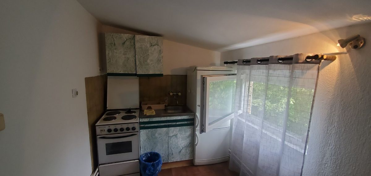 Uknjižen   Seljačkih Buna   062 792 583 3