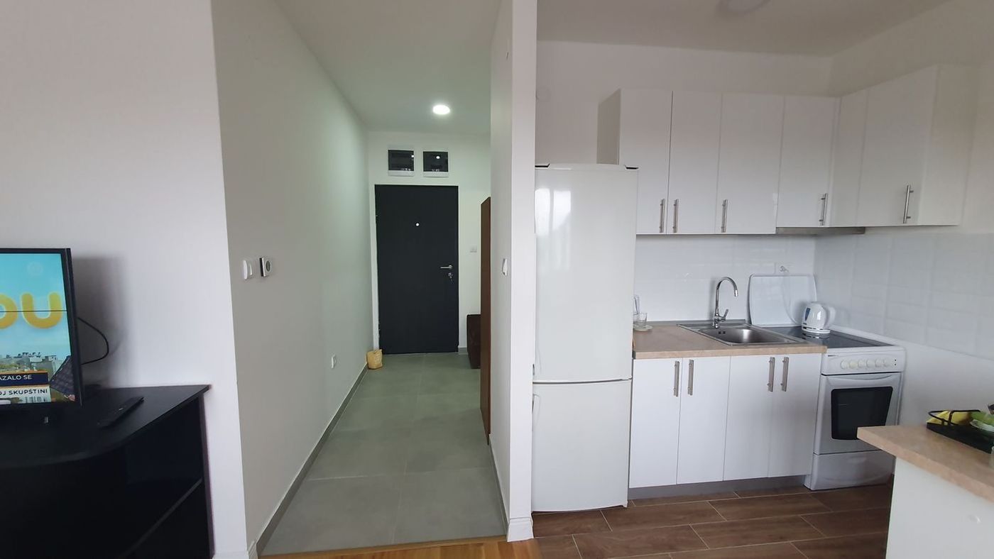 Nova nameštena garsonjera   vrhunski kvalitet   062 792 583 4