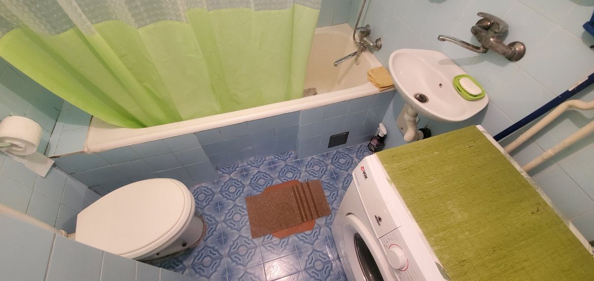 Uknjižen   Seljačkih Buna   062 792 583 5