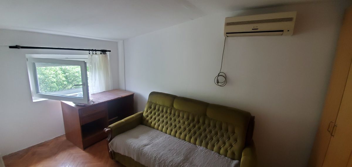 Uknjižen   Seljačkih Buna   062 792 583 4