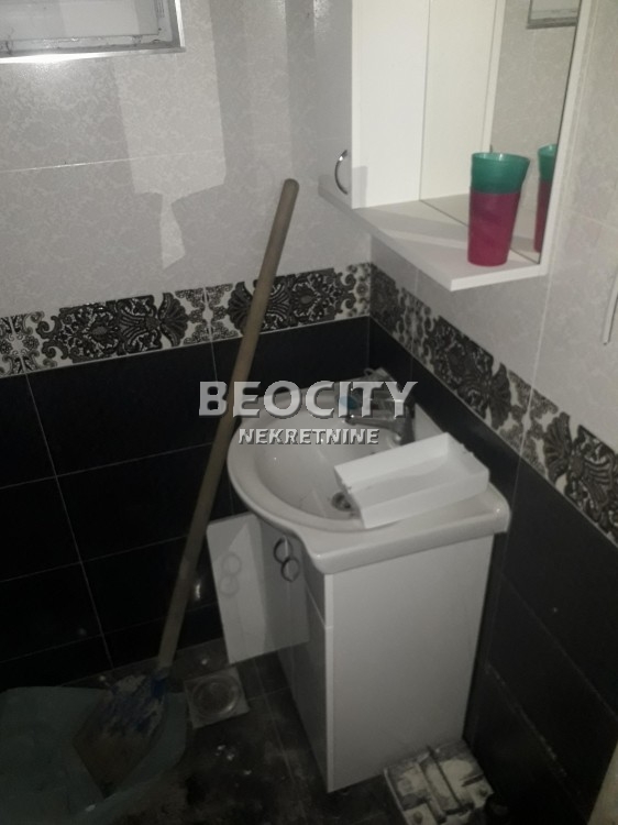 Petosobna kuća, 240 m2, Velika Moštanica, 1. maja ID: 102384903 9