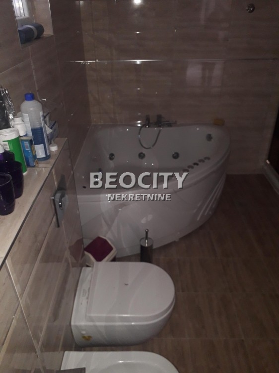 Petosobna kuća, 240 m2, Velika Moštanica, 1. maja ID: 102384903 6