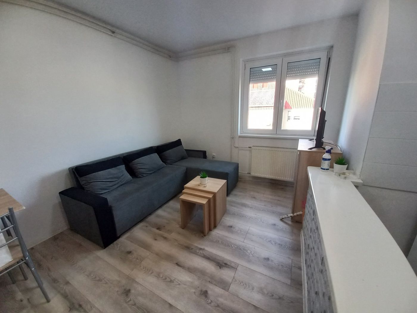 Liman 4   Banović Strahinje   namešten   izdat  bez ulaganja 062 792 583 1