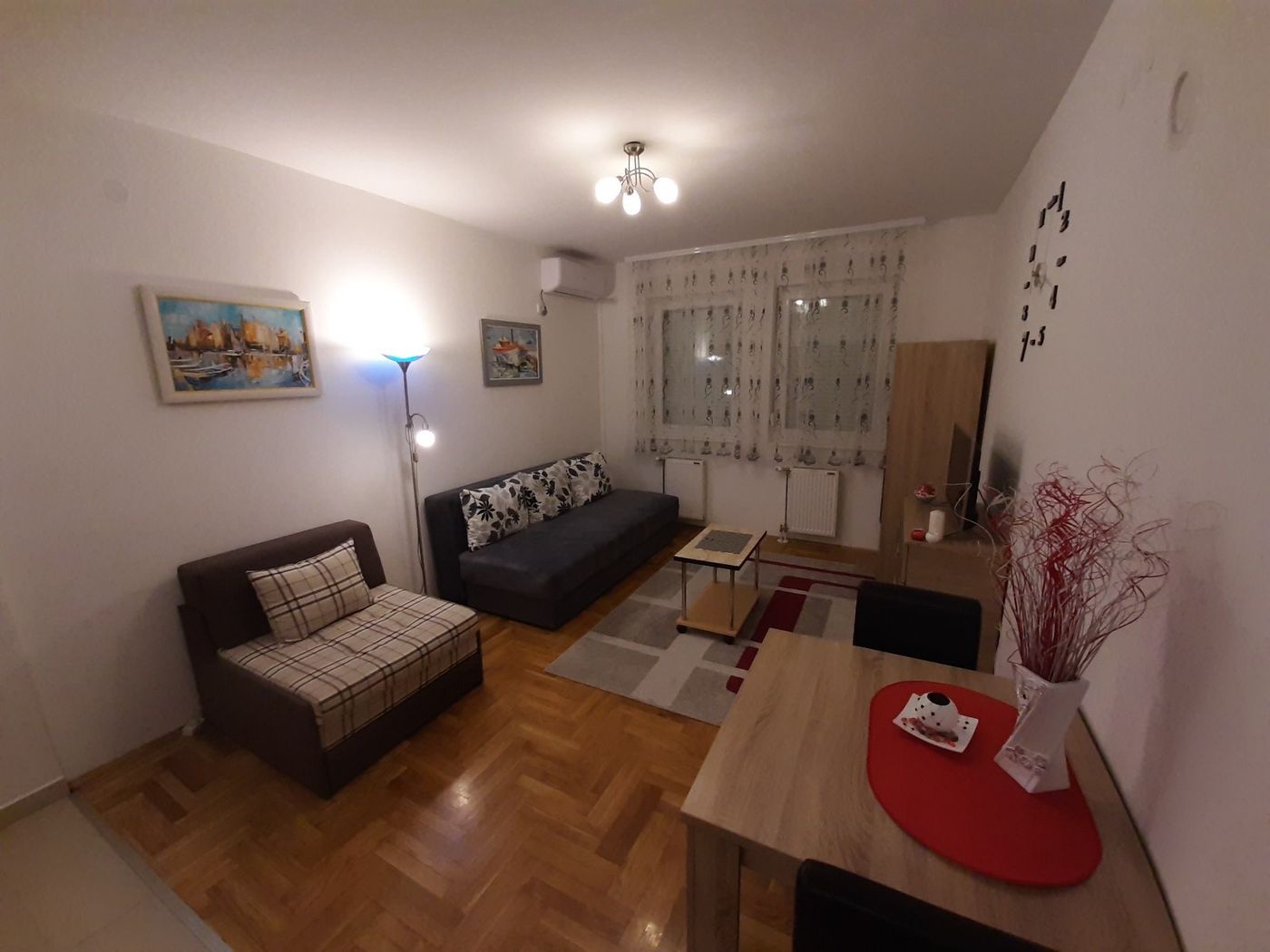 Uknjižen   namešten   idealno za izdavanje   062 792 583 2