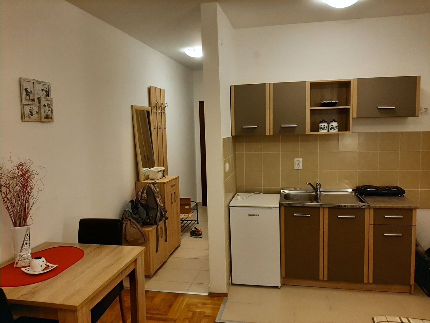 Uknjižen   namešten   idealno za izdavanje   062 792 583 4