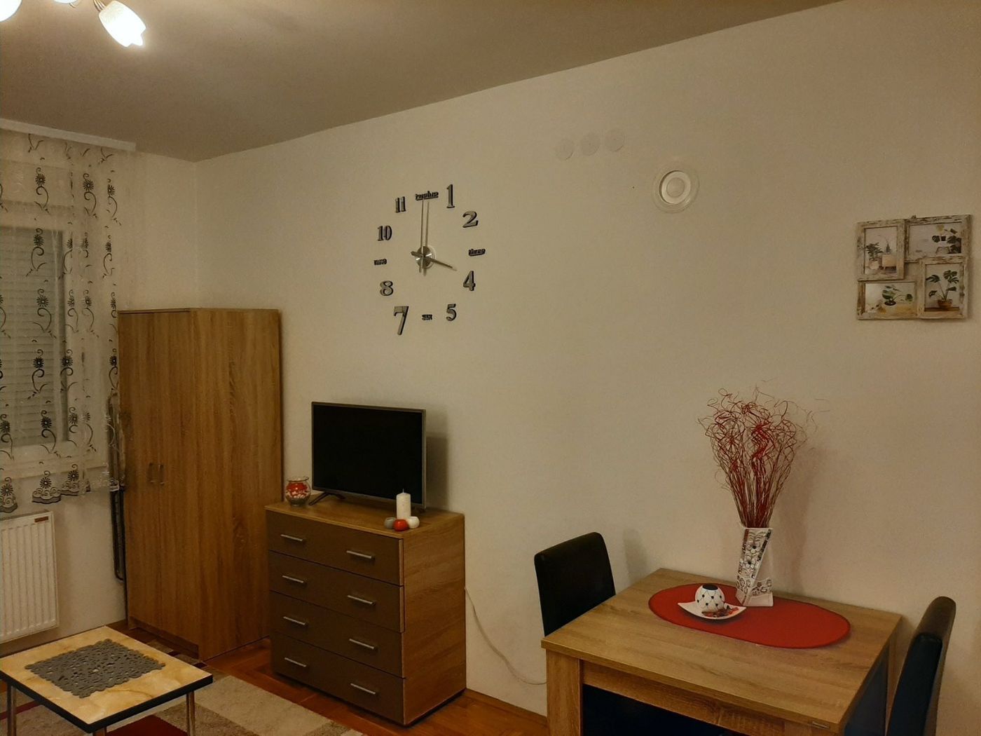 Uknjižen   namešten   idealno za izdavanje   062 792 583 5