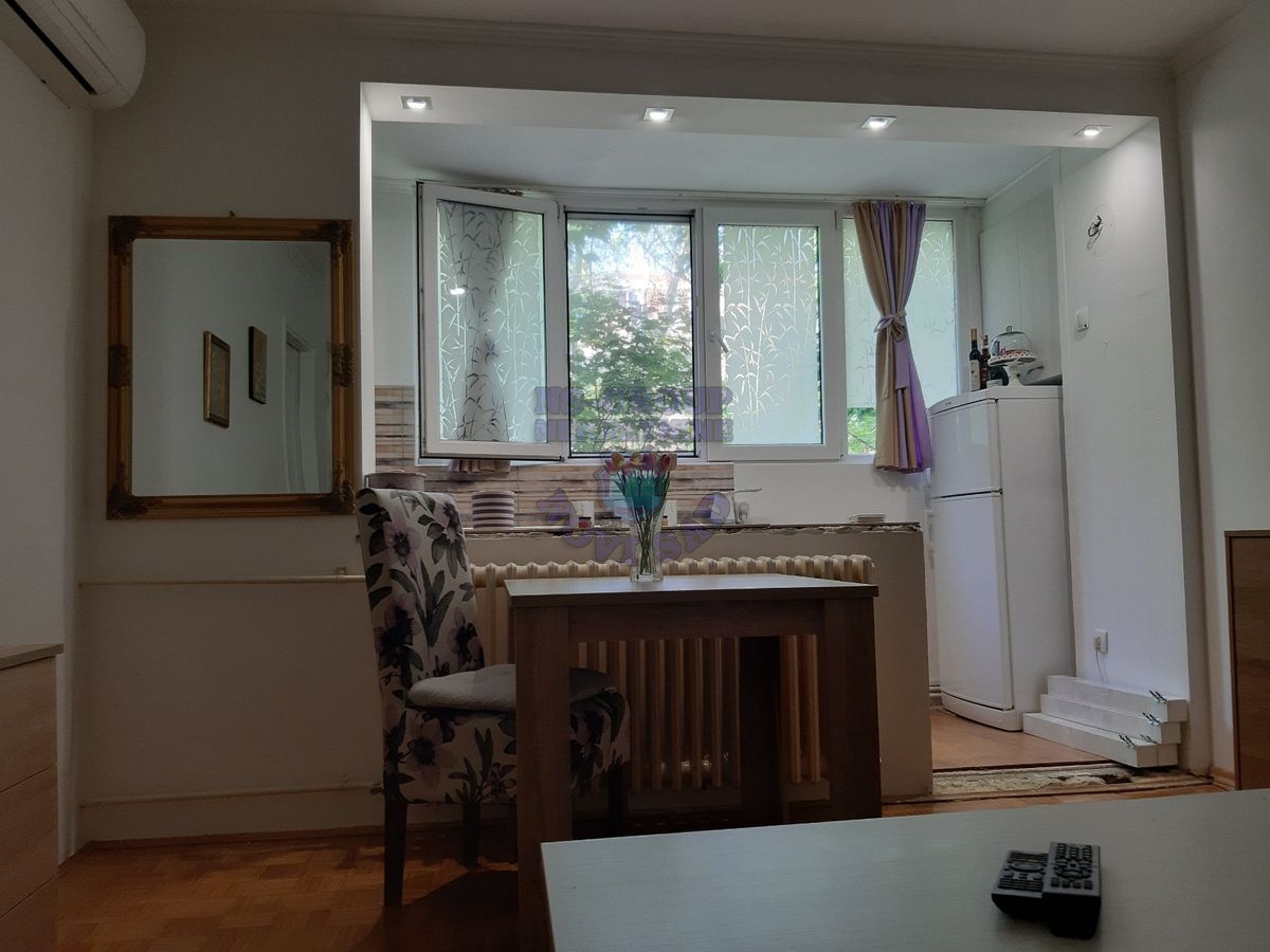 Fasadna cigla   uknjižen dvoiposoban stan   062 792 583 3