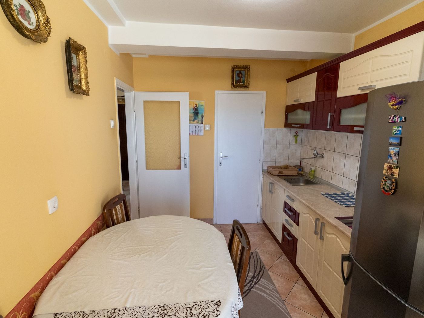 Kompletno renoviran   idealan raspored   otvoren pogled 062 792 583 3