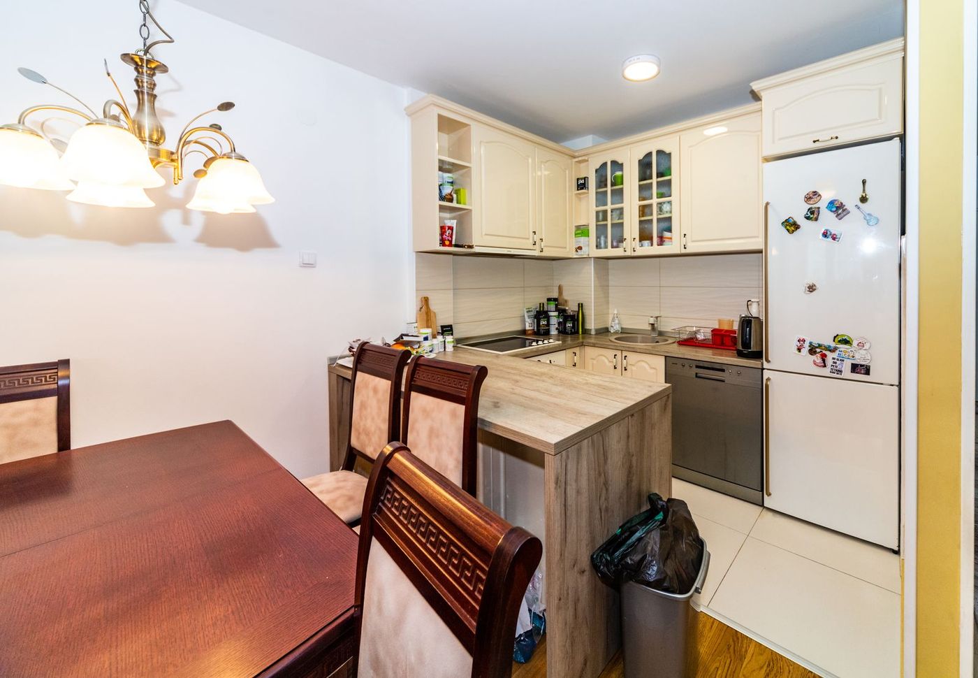 Patrijarha Pavla   66m2   lux   062 792 583 4