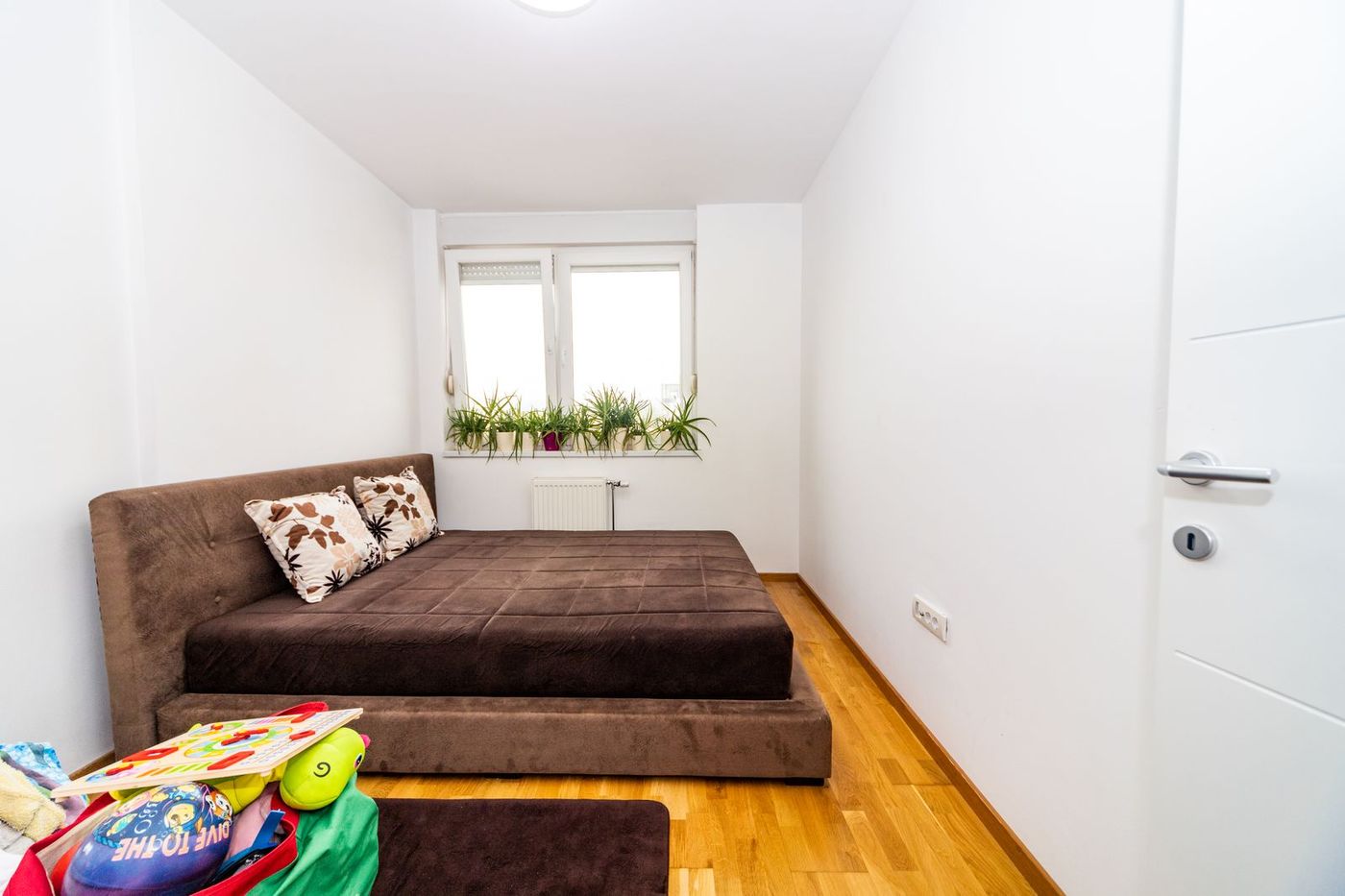 Patrijarha Pavla   66m2   lux   062 792 583 2