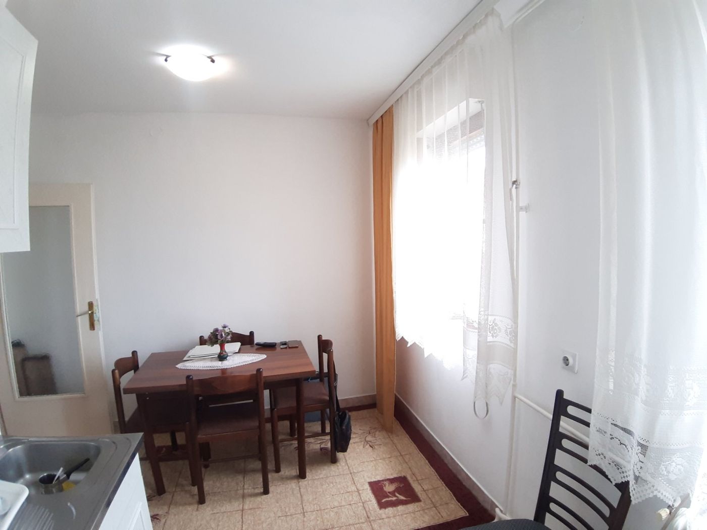 Uknjižen jednosoban stan   062 792 583 4