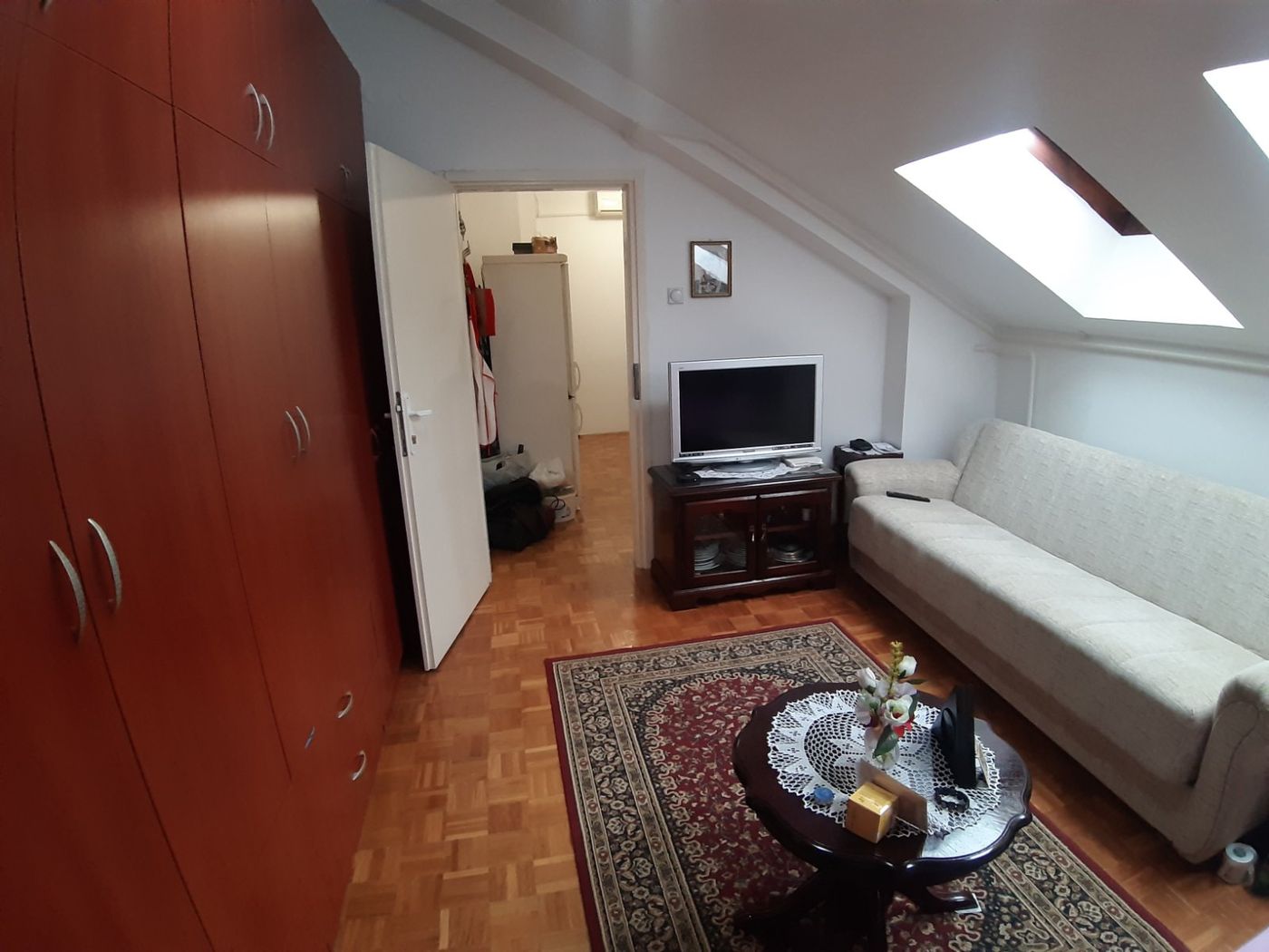 Uknjižen jednosoban stan   062 792 583 2