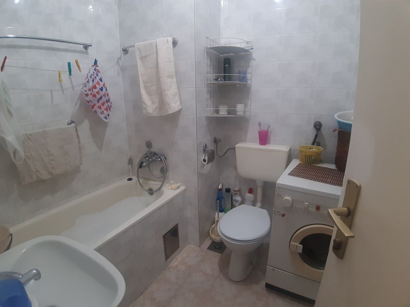 Uknjižen jednosoban stan   062 792 583 5