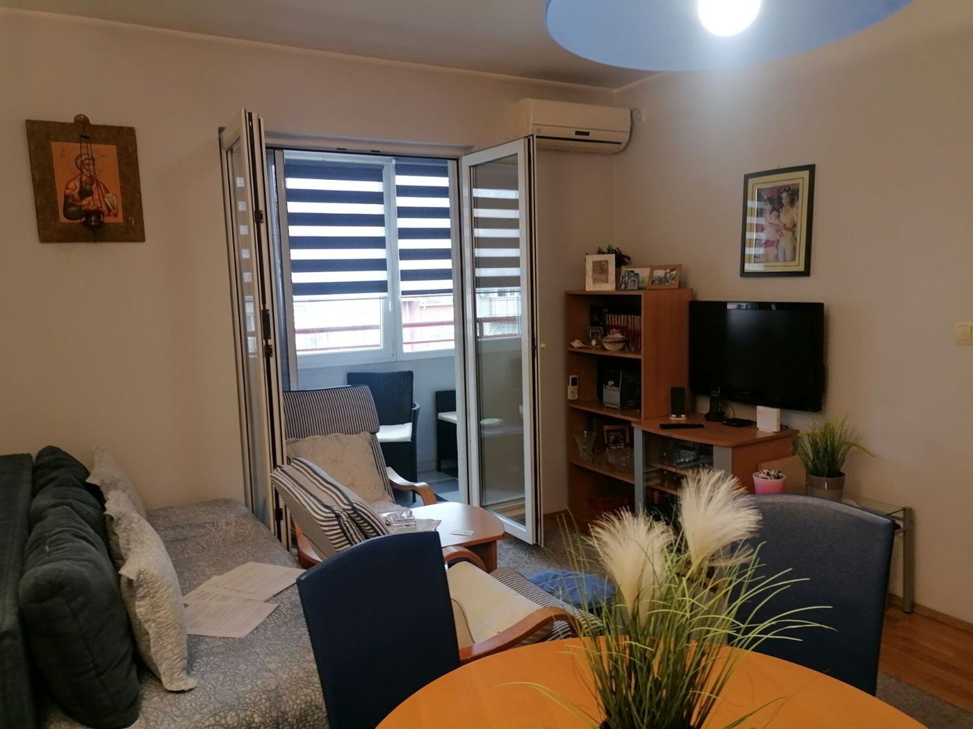 Odličan jednoiposoban stan   parking za stanare   062 792 583 1