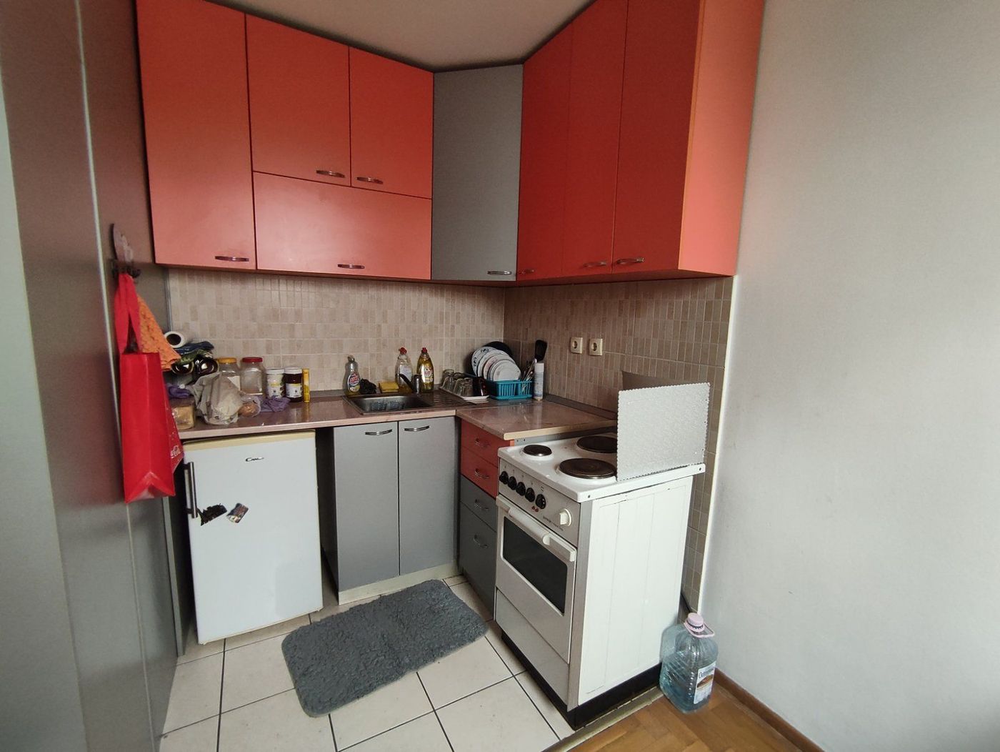 Odličan jednoiposoban stan   idealno za izdavanje   062 792 583 2