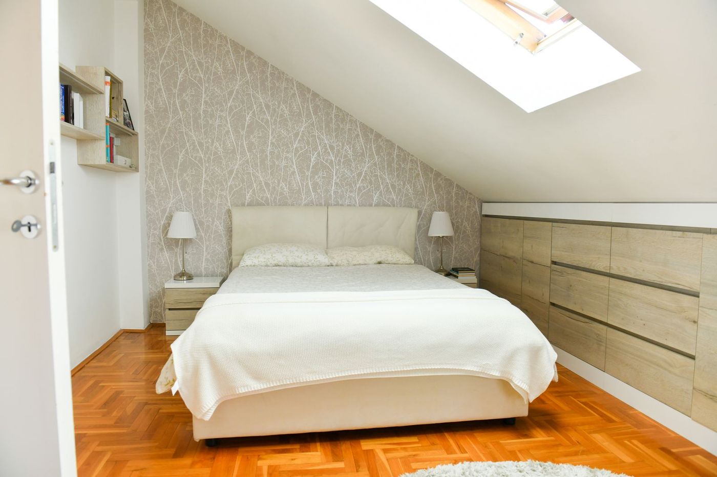 Uknjižen   parking za stanare   odličan duplex   062 792 583 3