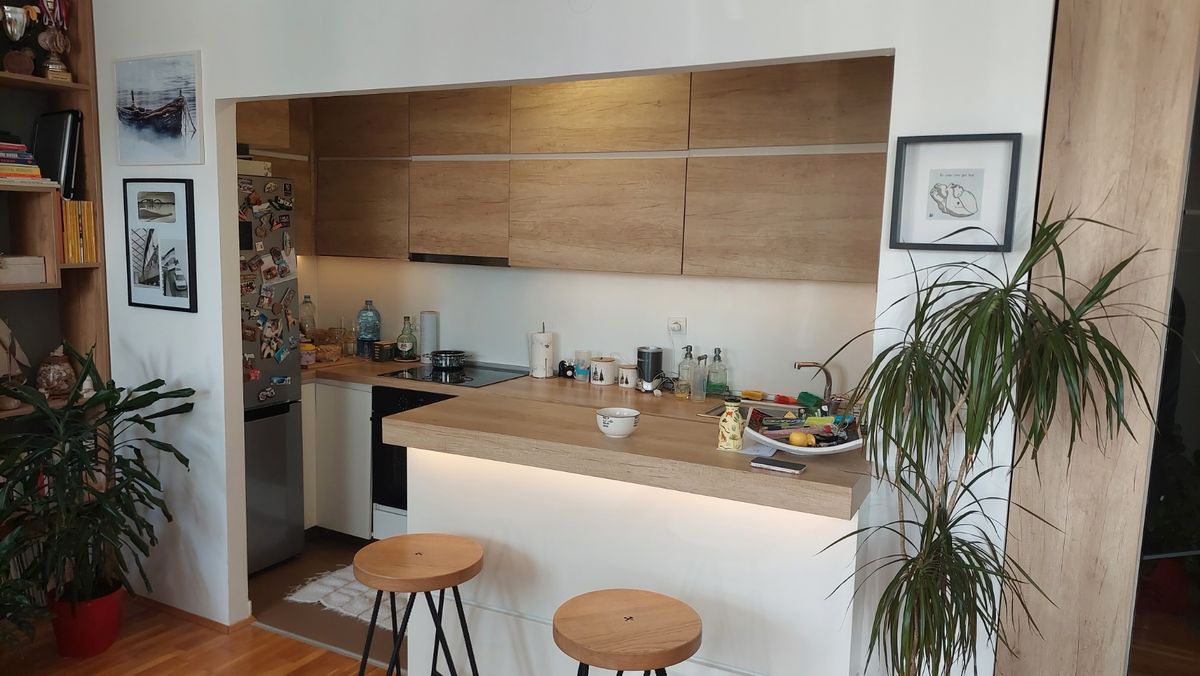 Savršen dvosoban stan   nov  gas    062 792 583 5