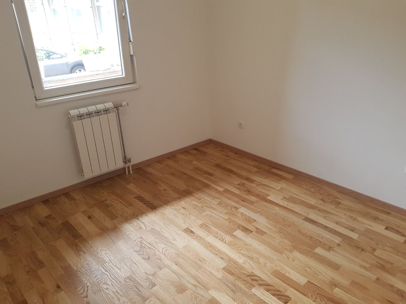 Kompletno renoviran dvosoban stan   062 792 583   43m2 2