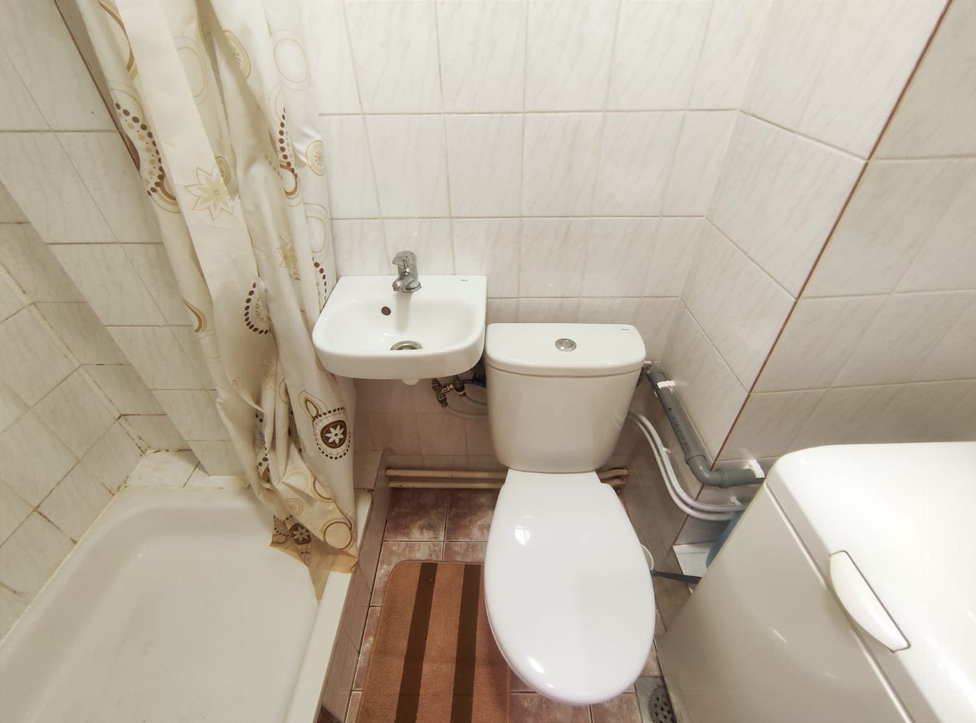 Uknjižen 1 1   062 792 583 3