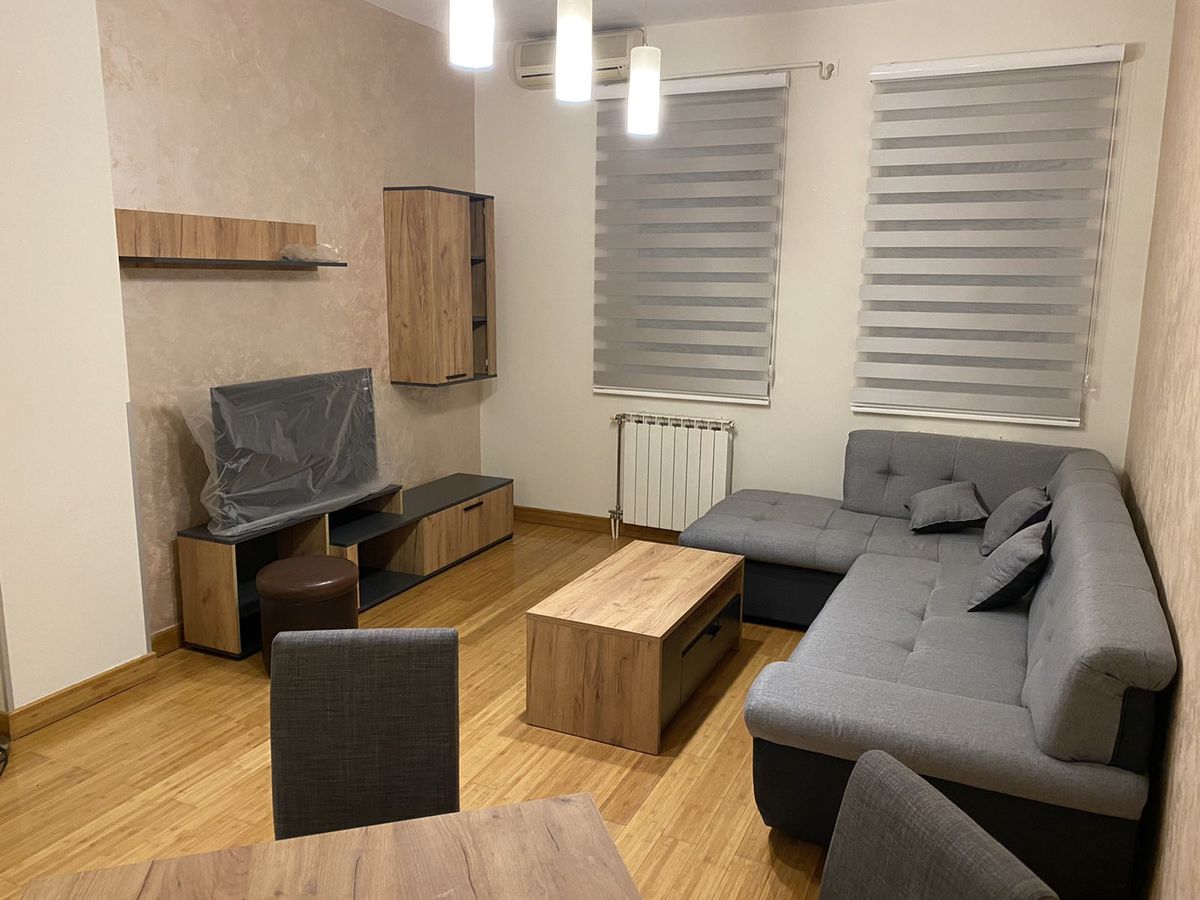 Namešten   savršen dvosoban stan na visokom prizemlju   062 792 583 1