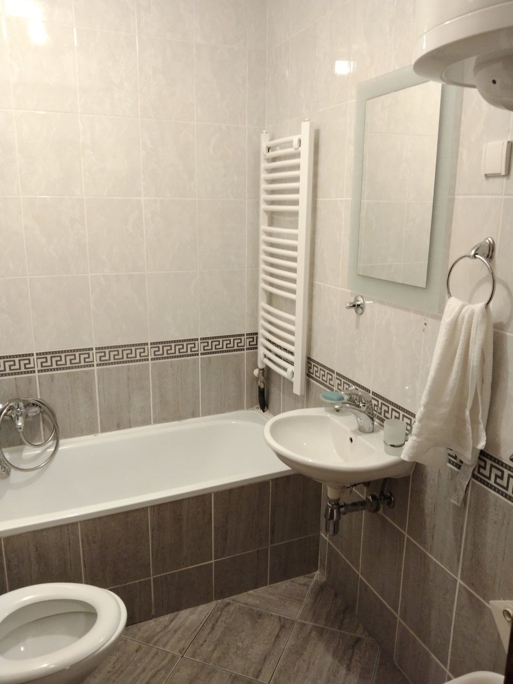 Savršena garsonjera   odmah useljiva   062 792 583 4