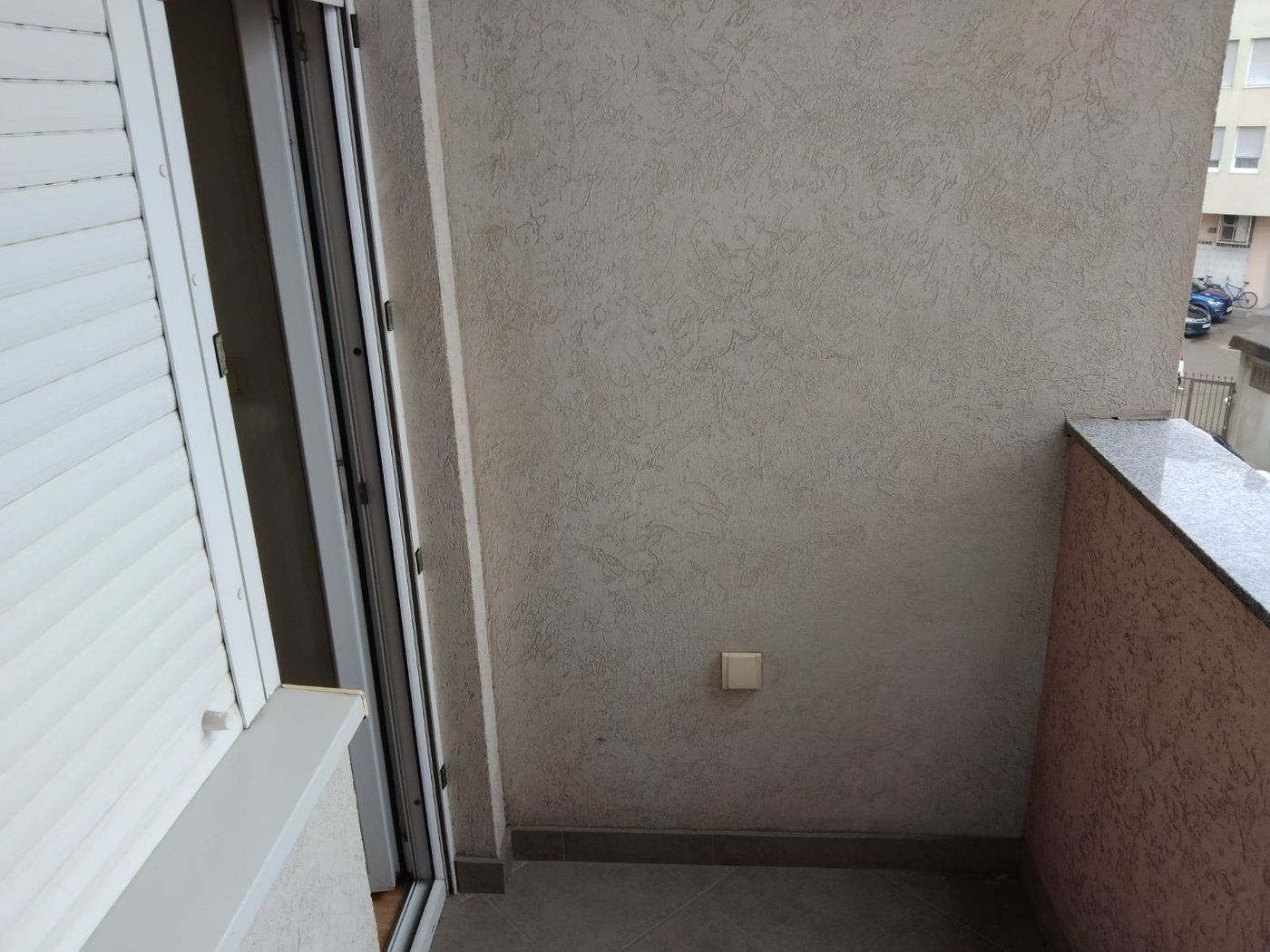 Savršena garsonjera   odmah useljiva   062 792 583 3