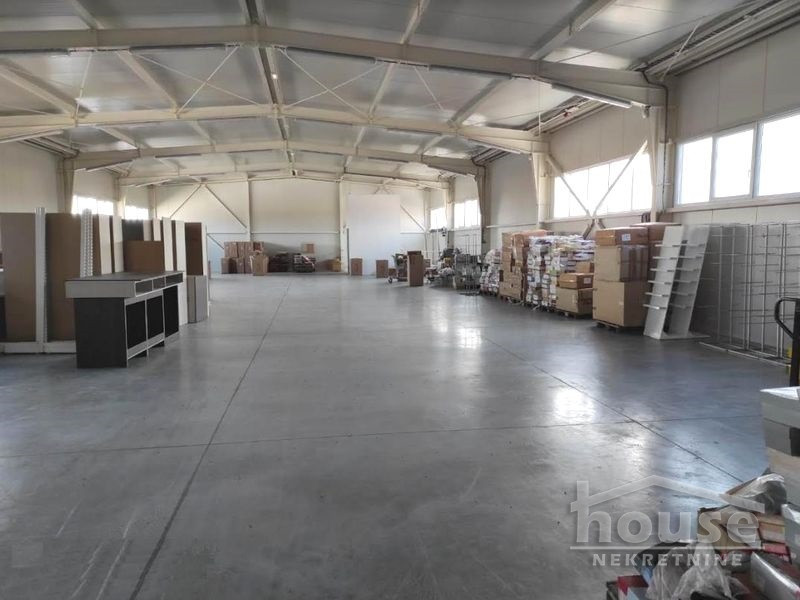 Lokal,BAČKI PETROVAC,CENTAR 1800m2,721000€ , ID: 8091602 5