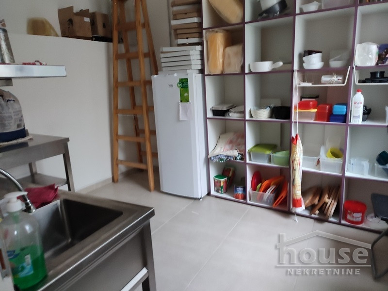 Lokal,SREMSKI KARLOVCI,CENTAR 250m2,260000€ , ID: 8091677 12