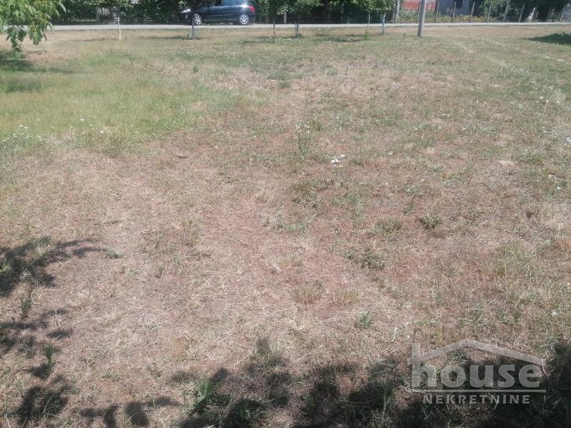 Plac,NOVI SAD,KLISA370m2,  61800€ , ID: 7080923 4