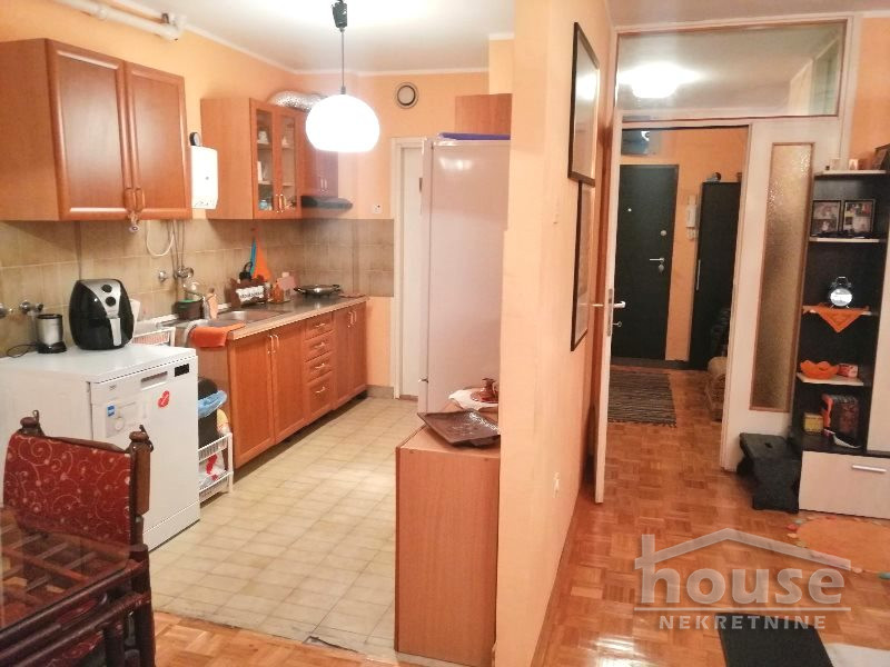 Stan,NOVI SAD,BULEVAR 70m2,162740€ , ID: 1055546 4