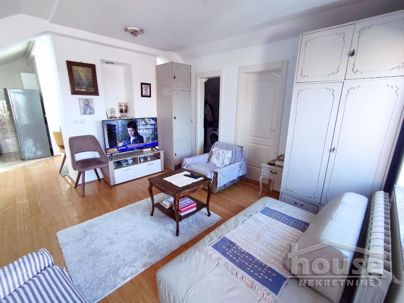 Stan,NOVI SAD,BULEVAR 80m2,190550€ , ID: 1057082 13