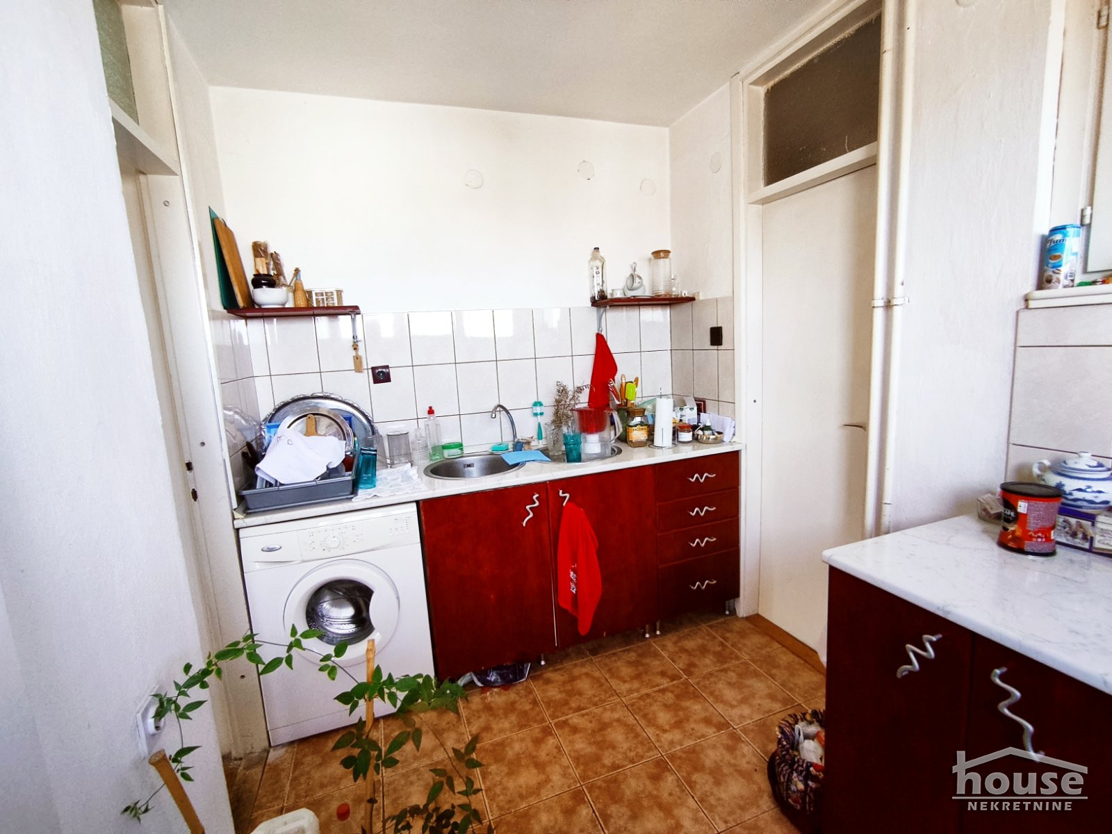 Stan,NOVI SAD,BULEVAR 94m2,213000€ , ID: 1056172 17