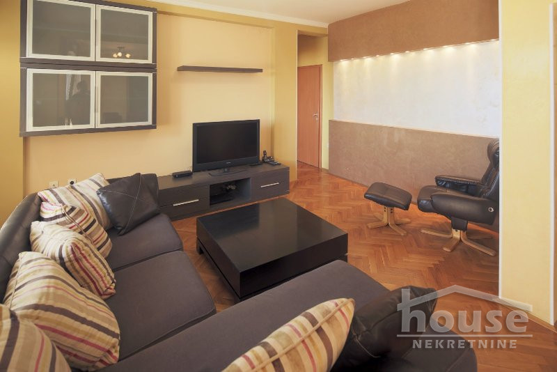 Stan,NOVI SAD,CENTAR 119m2,216300€ , ID: 1057131 3