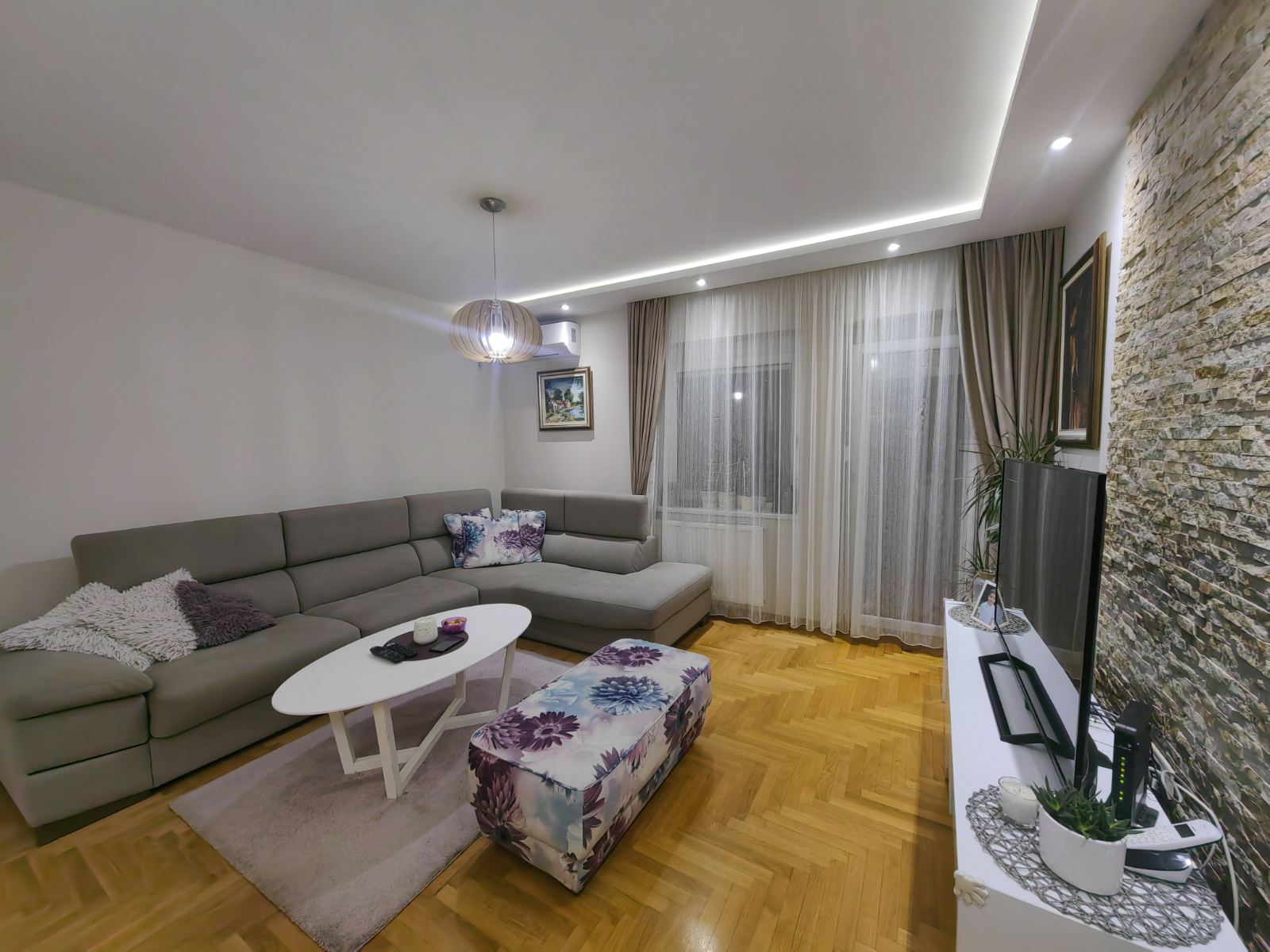 Najtraženija lokacija  komforan porodičan stan  75m2 2